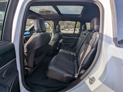 Used 2024 Jeep Grand Cherokee Trailhawk w/ Advanced Protech Group II image 11