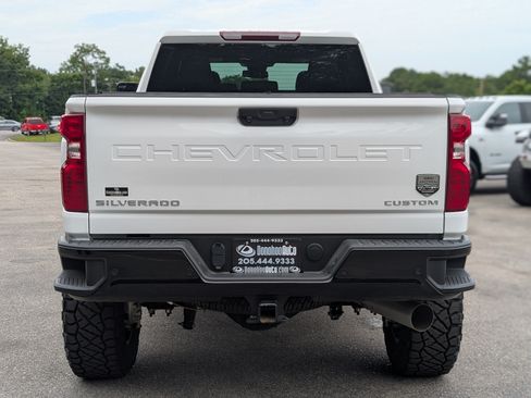 Used 2025 Chevrolet Silverado 2500 Custom w/ Custom Value Package AWD/4WD image 8