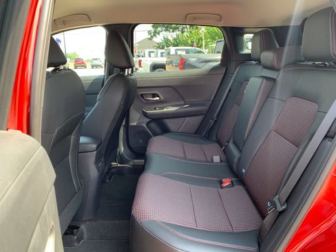 New 2026 Nissan Kicks SR FWD image 21