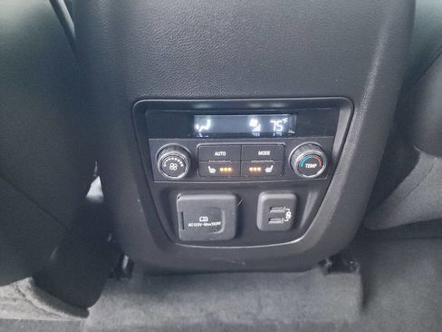 Used 2024 Buick Enclave Avenir w/ Avenir Technology Package image 19