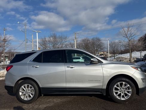 Used 2020 Chevrolet Equinox LT w/ Driver Convenience Package image 8
