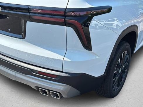 Used 2026 Chevrolet Traverse LT w/ Sun and Wheel Package FWD image 38