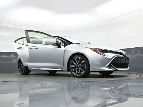 Used 2021 Toyota Corolla XSE image 41