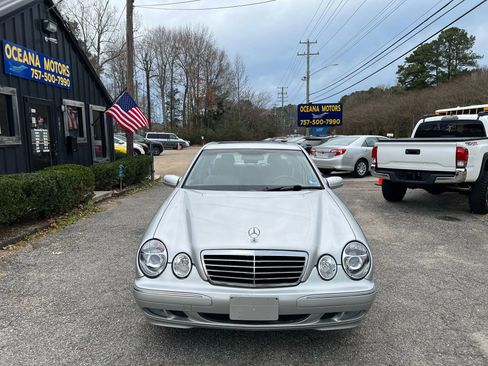 Used 2000 Mercedes-Benz E 320 Sedan image 2