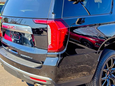 Used 2024 GMC Yukon XL Denali image 19