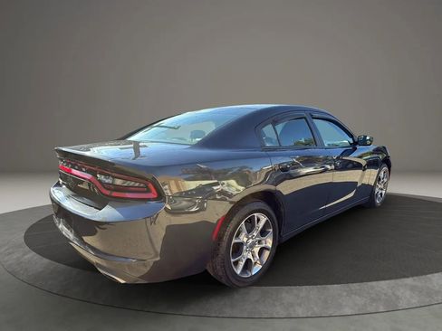 Used 2017 Dodge Charger SE image 5