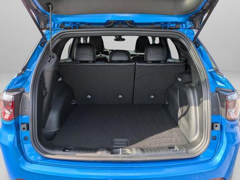 New 2026 Jeep Compass Latitude w/ Sun and Sound Group AWD/4WD image 9