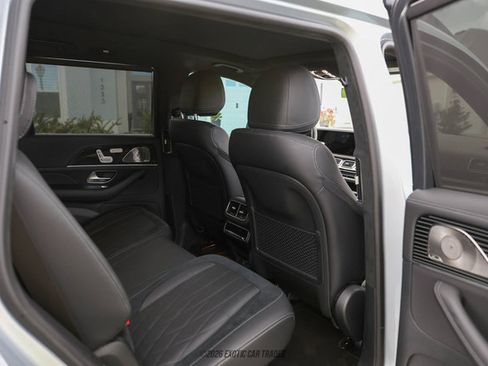 Used 2026 Mercedes-Benz GLS 63 AMG 4MATIC image 32