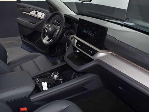 New 2026 Ford Explorer Active w/ Active Comfort Package AWD/4WD image 43