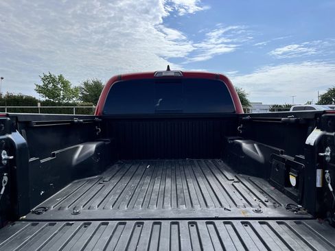 Used 2022 Toyota Tacoma TRD Sport AWD/4WD image 27