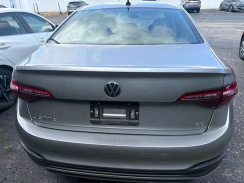 Used 2024 Volkswagen Jetta SE FWD image 6