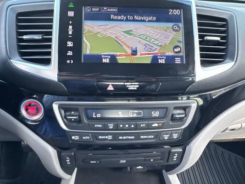 Used 2016 Honda Pilot Touring image 25