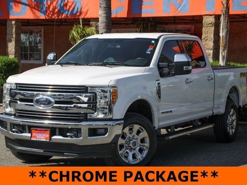 Used 2017 Ford F250 Lariat w/ Chrome Package image 4