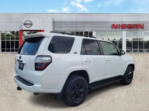 Used 2021 Toyota 4Runner SR5 Premium AWD/4WD image 2