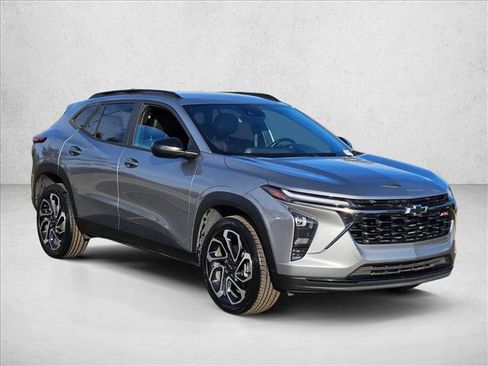 Certified 2024 Chevrolet Trax RS w/ Driver Confidence Package image 3