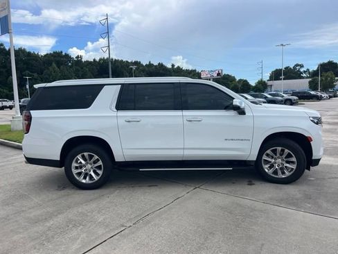 Used 2023 Chevrolet Suburban Premier AWD/4WD image 7