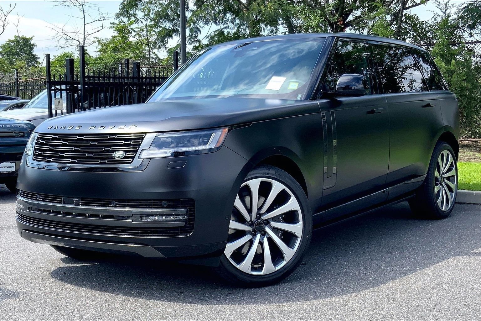 New 2026 Land Rover Range Rover Long Wheelbase Autobiography AWD/4WD image 1