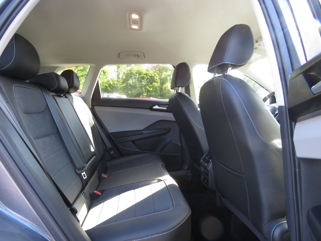 Used 2023 Volkswagen Taos SE AWD/4WD image 16