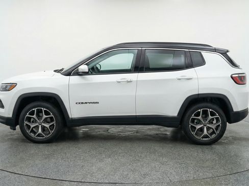 Used 2025 Jeep Compass Limited AWD/4WD image 5