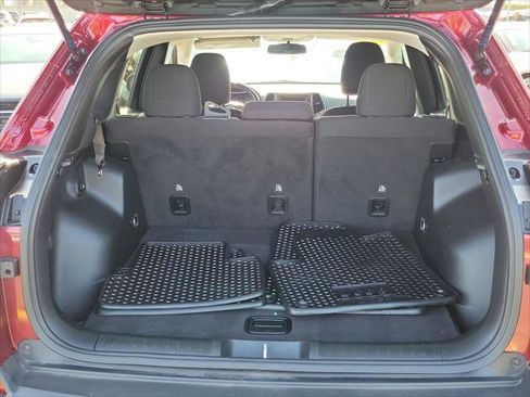 Certified 2020 Jeep Cherokee Latitude w/ Cold Weather Group FWD image 17