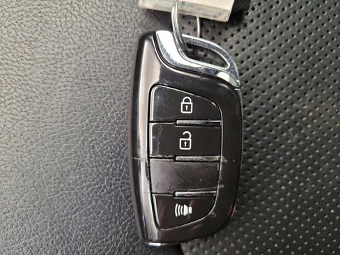 Used 2018 Jeep Compass Limited w/ Navigation Group image 32