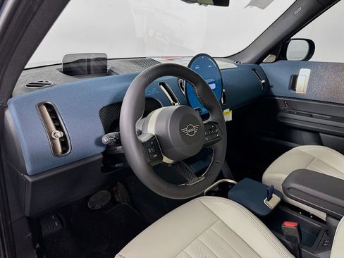 New 2025 MINI Cooper Countryman SE w/ Comfort Package Max image 9