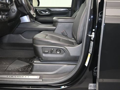Used 2022 Chevrolet Suburban RST w/ Luxury Package RWD image 25