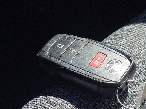 Used 2023 Toyota Prius LE image 34