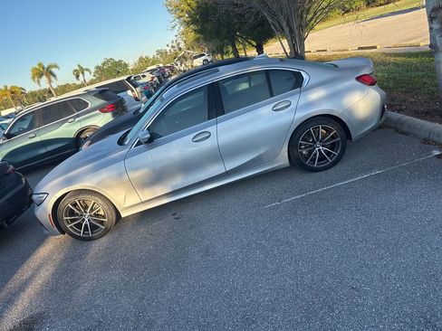 Used 2019 BMW 330i Sedan w/ Premium Package image 3