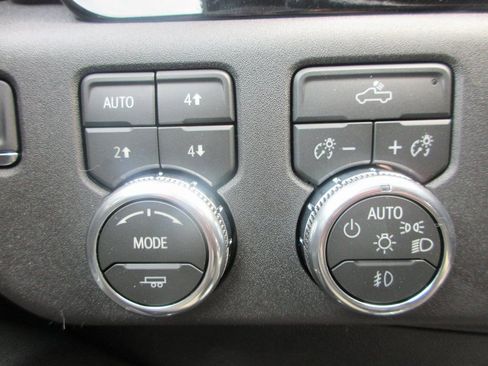 New 2026 GMC Sierra 3500 SLE w/ SLE Value Package image 17