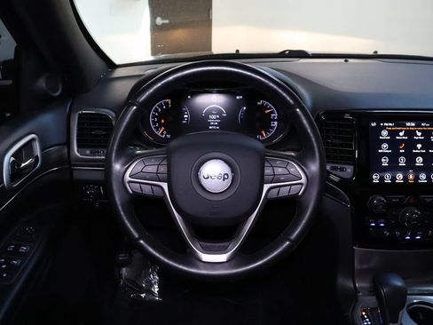 Used 2019 Jeep Grand Cherokee Limited AWD/4WD image 17