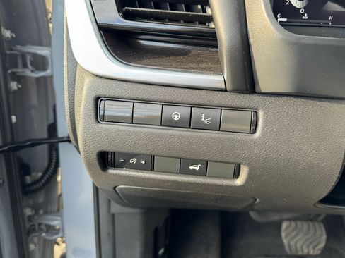 Used 2023 Nissan Rogue Platinum w/ Platinum Premium Package image 24