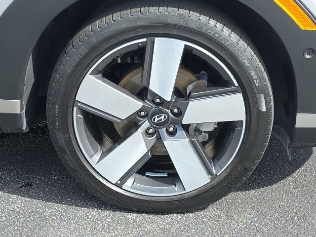 Certified 2025 Hyundai Santa Fe Limited AWD/4WD image 29