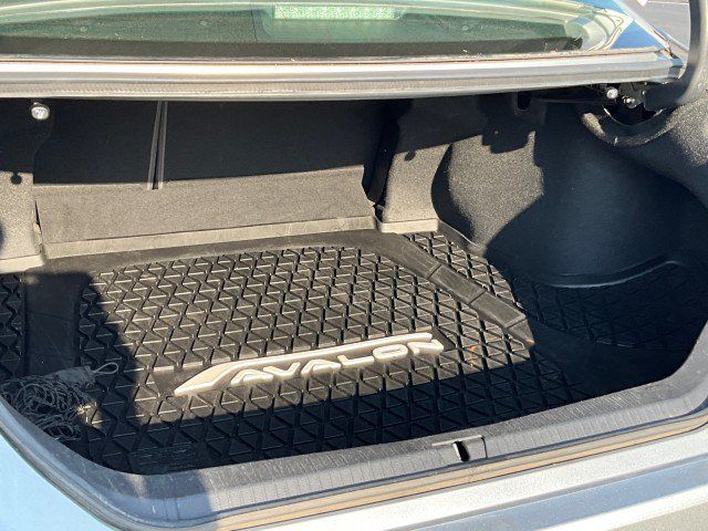 Used 2019 Toyota Avalon XLE w/ Moonroof Package FWD image 30