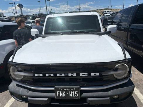 Certified 2025 Ford Bronco Outer Banks AWD/4WD image 2