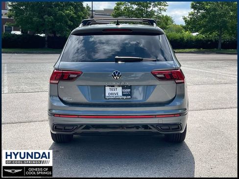 Used 2023 Volkswagen Tiguan SE R-Line FWD image 4