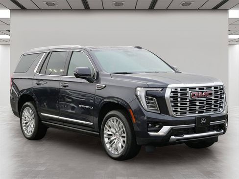 Used 2025 GMC Yukon Denali w/ Sun & Power Step Package image 1