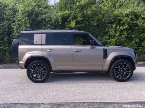 Used 2025 Land Rover Defender 110 AWD/4WD image 14
