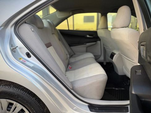 Used 2013 Toyota Camry L image 14