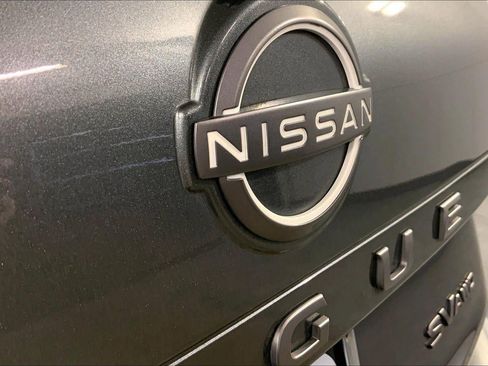 Used 2024 Nissan Rogue SV image 29