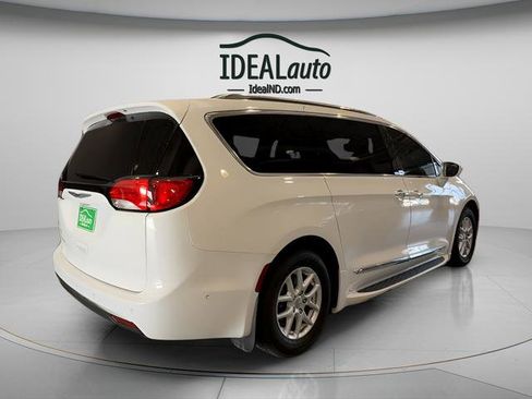 Used 2020 Chrysler Pacifica Touring-L w/ Advanced Safetytec Group FWD image 9
