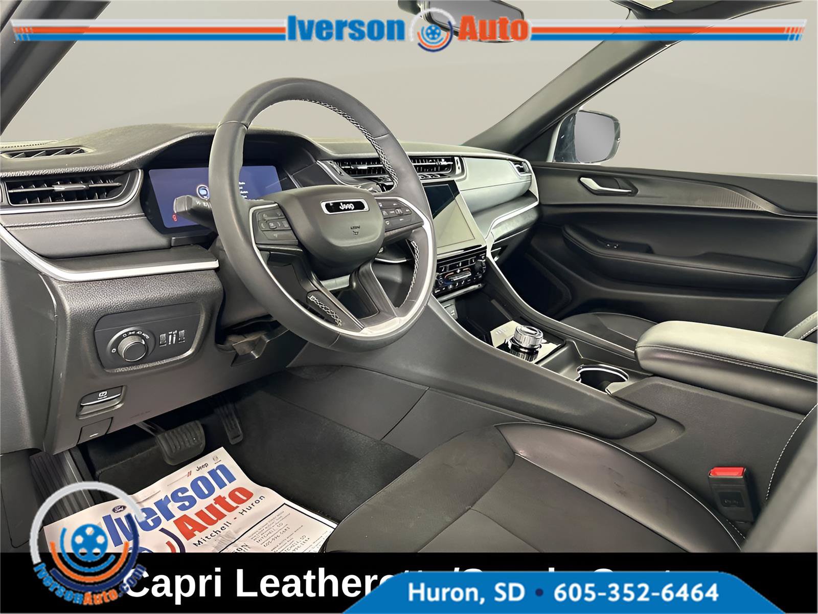 Used 2024 Jeep Grand Cherokee L Altitude AWD/4WD image 19