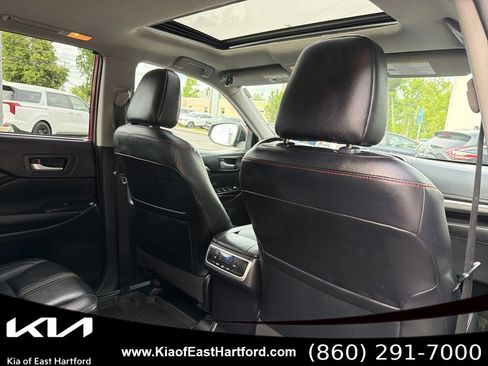 Used 2019 Toyota Highlander SE AWD/4WD image 14