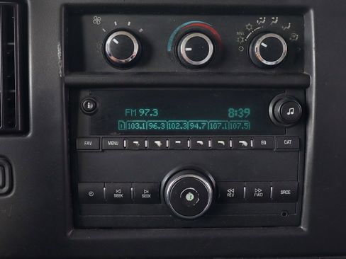 Used 2016 Chevrolet Express 4500 w/ Chrome Appearance Package image 21