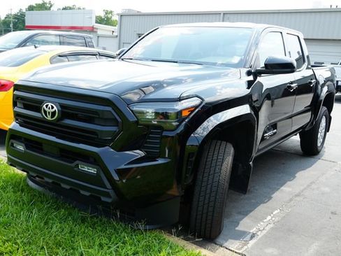 Used 2026 Toyota Tacoma SR5 RWD image 3