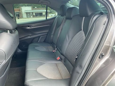 Used 2022 Toyota Camry SE image 17