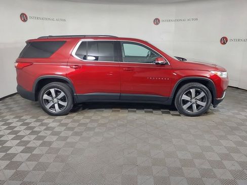 Used 2020 Chevrolet Traverse LT w/ LT Premium Package FWD image 4