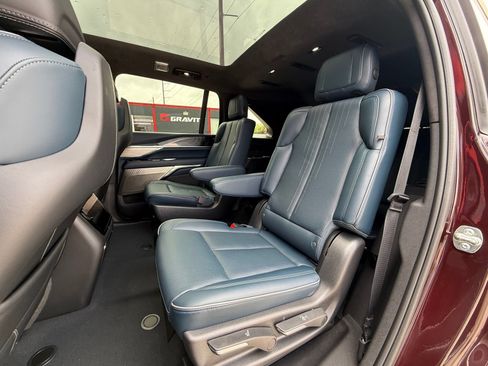 Used 2025 Cadillac Escalade IQ Luxury 2 w/ LPO, Premium Carpet Package AWD/4WD image 21