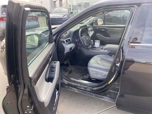Used 2022 Toyota Highlander Platinum AWD/4WD image 13