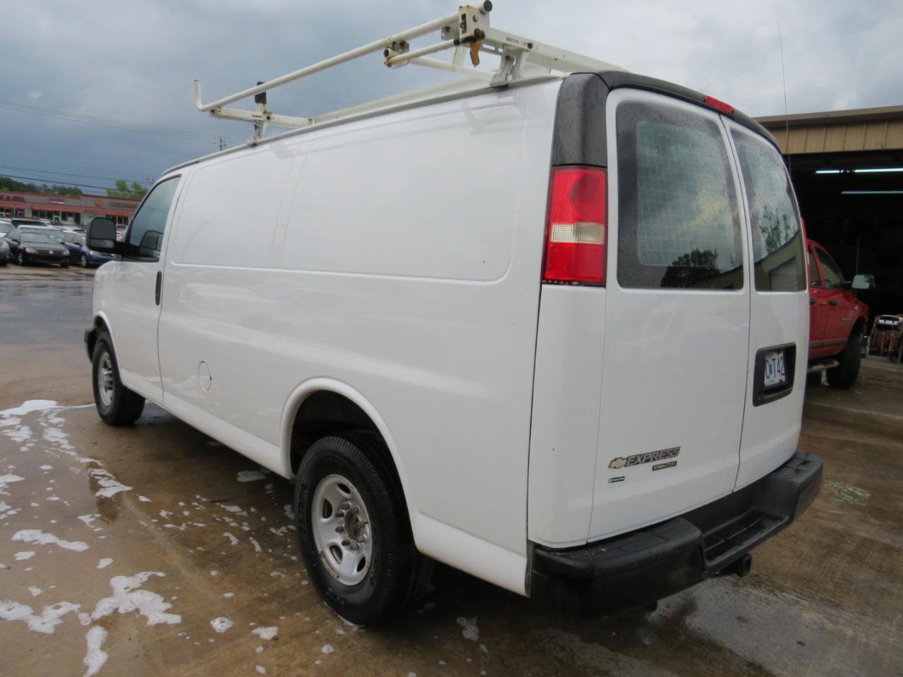 Used 2014 Chevrolet Express 2500 RWD image 6
